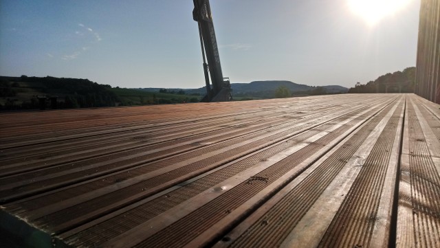 Terrasse bois dans la campagne du Lot-et-Garonne